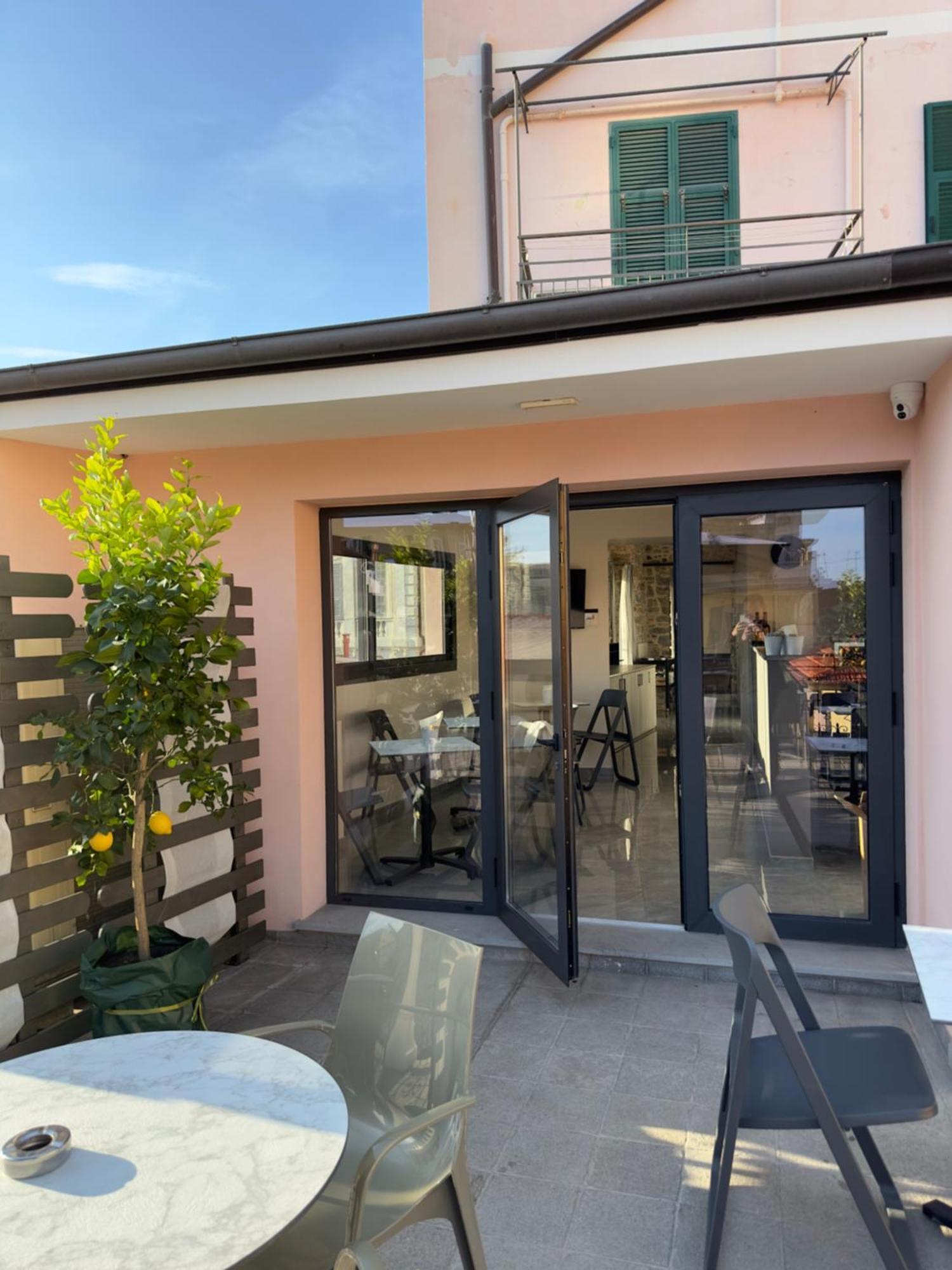 Prima Fila Due Pemium Guest House San Remo Exterior foto
